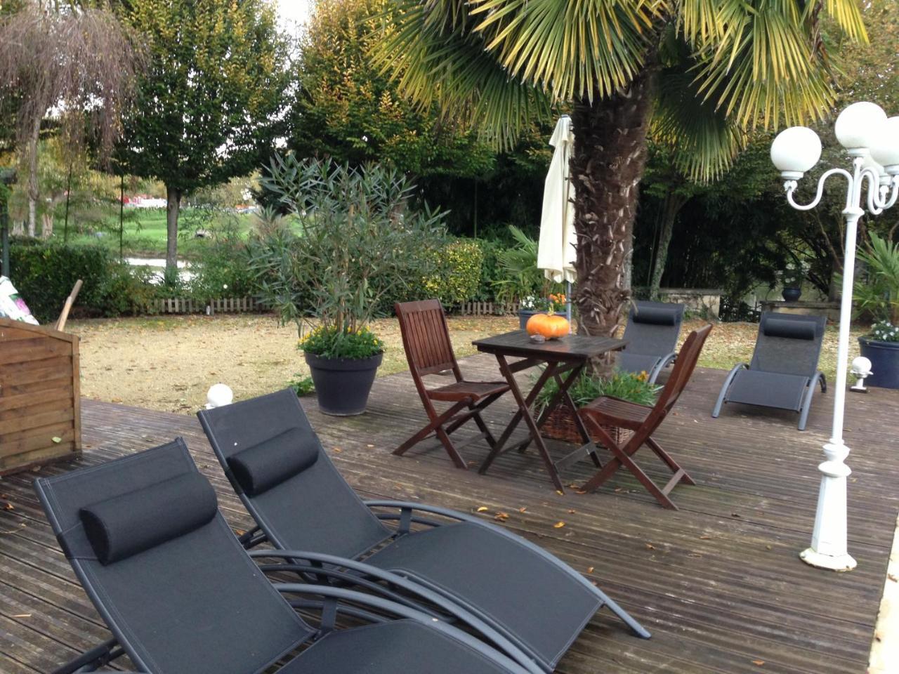 Le Lavoir Bed and Breakfast Châteauroux Exteriör bild